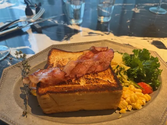 渋谷の看板のない人気の隠れ家カフェへ♪の画像_3