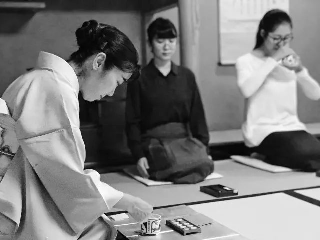 日常を離れ、香りを聞く「香道」