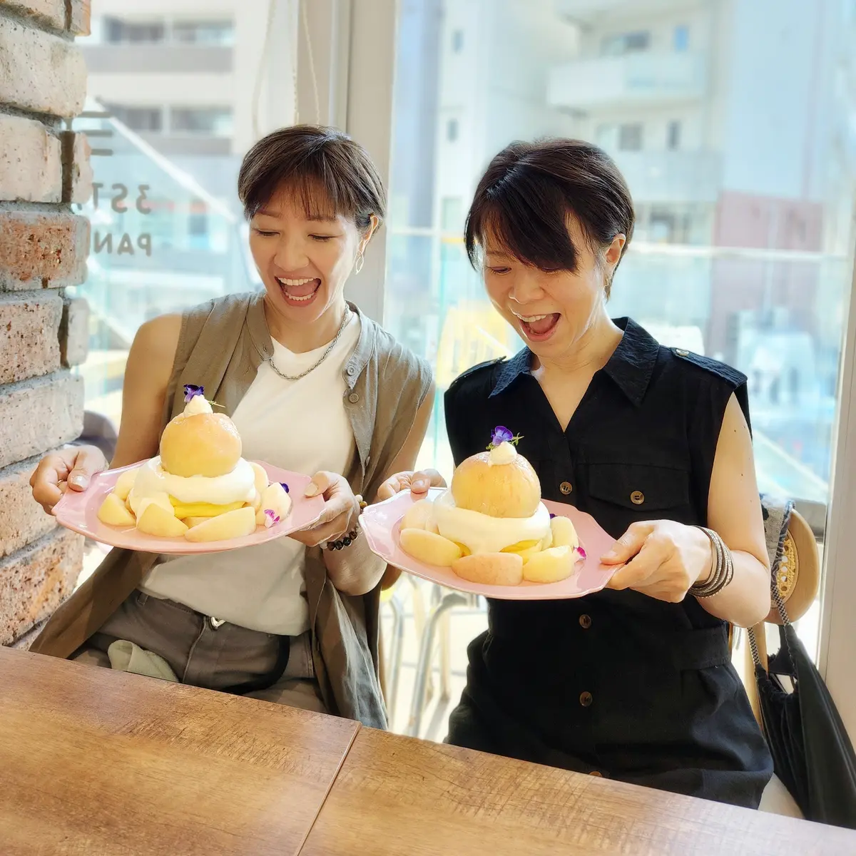 さすがに桃2個はすごい！なかなかのボリュームでした。