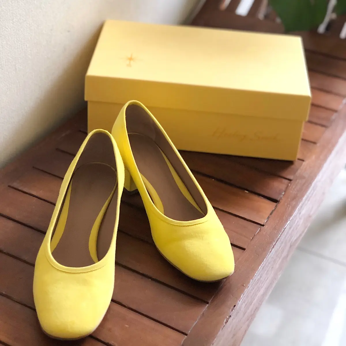 パッピーカラーのパンプスでランチへの画像_2