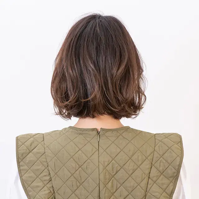 ラウンド前髪で品よく若見えボブ