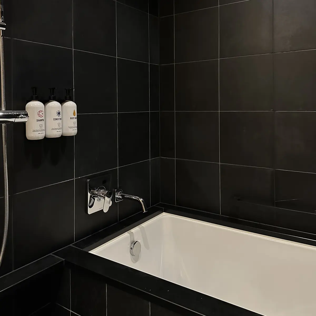 エースホテル京都　バスルーム