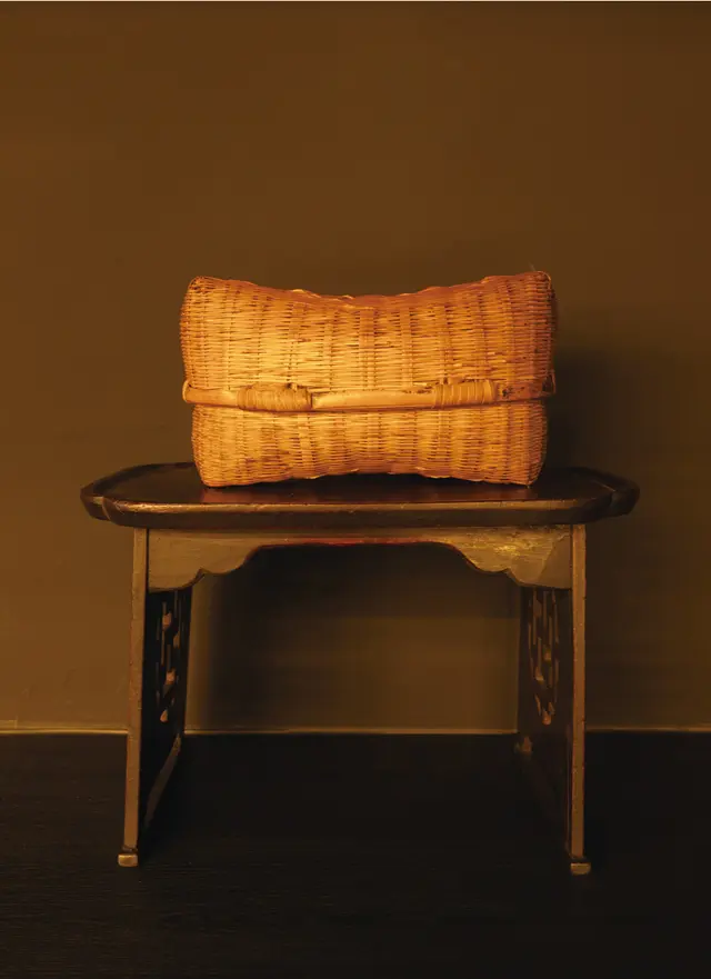 弁当箱兼枕として使われた朝鮮王朝時代後期の旅道具。W350,000