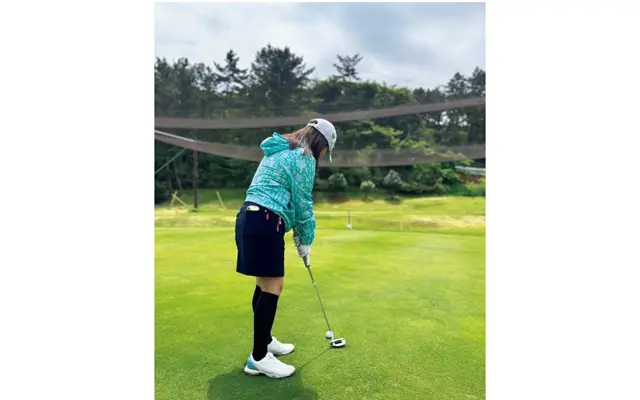 ネイビーのウエア