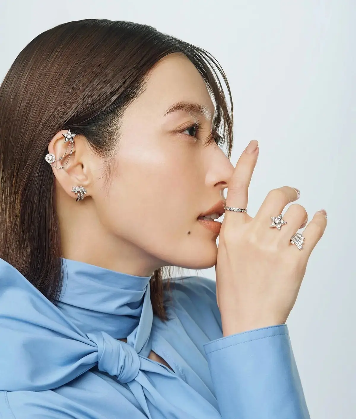 【月城かなとがまとう心躍るモチーフジュエリー6選】私だけの愛らしいタリスマンをまとって