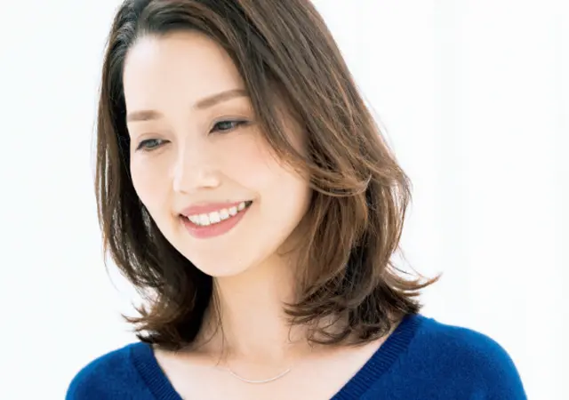 長さを変えただけで、大人のクセを生かしたしゃれ感ヘアに変身！