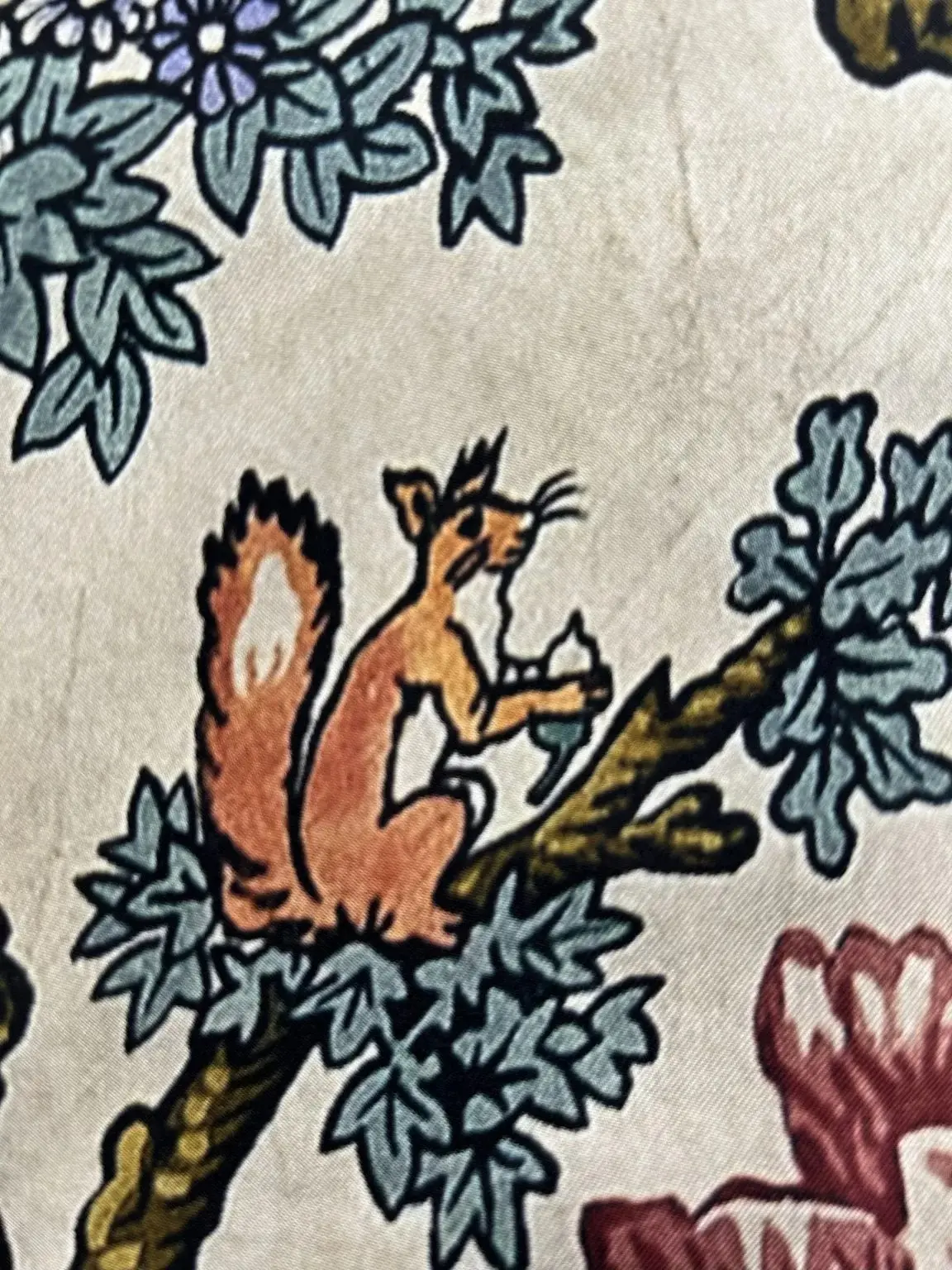 独創的な色柄が芸術作品のようなストール の画像_8