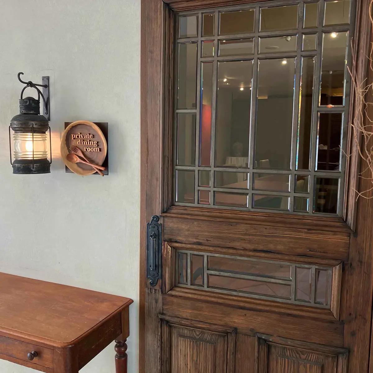 ハイアット リージェンシー 箱根のラウンジ横にあるプライベートダイニングルームの入り口