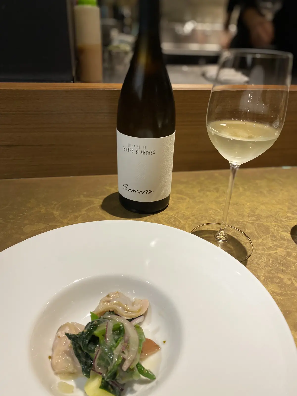 白ワインサンセールと前菜のペアリング。爽やかな一皿