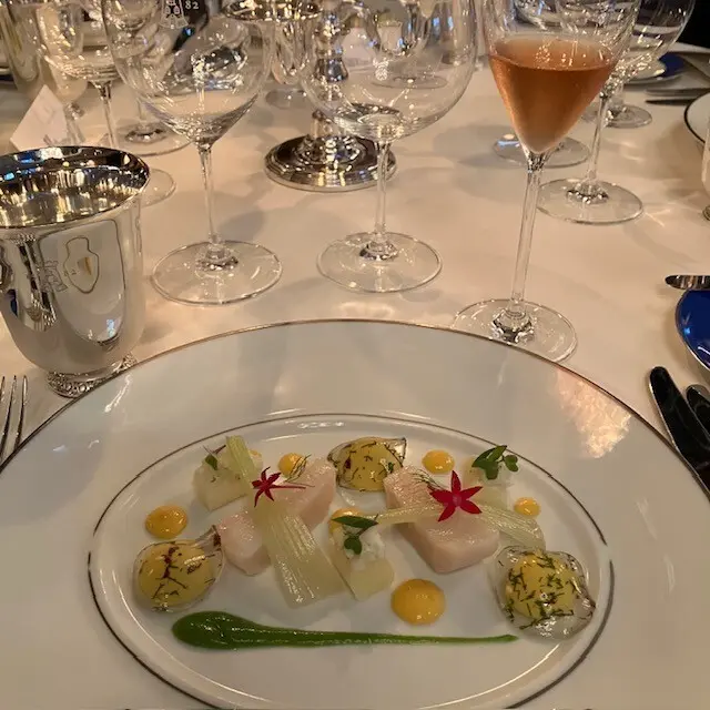 トゥールダルジャン 東京