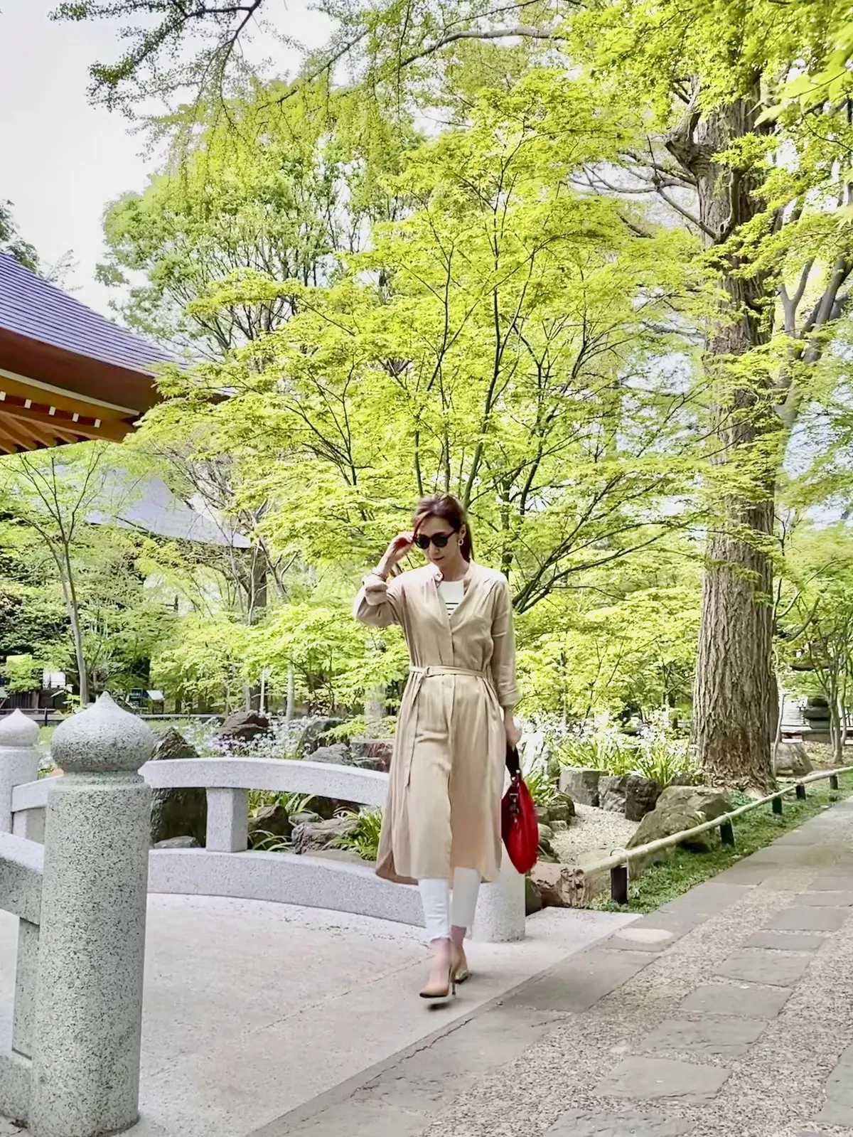 新緑の神社をお散歩