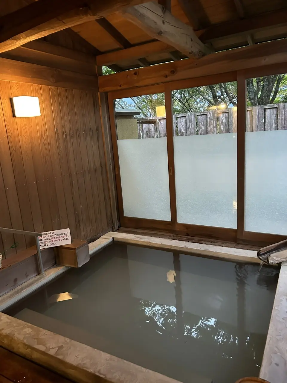 仙郷桜別邸奥の樹々　部屋付き露天風呂