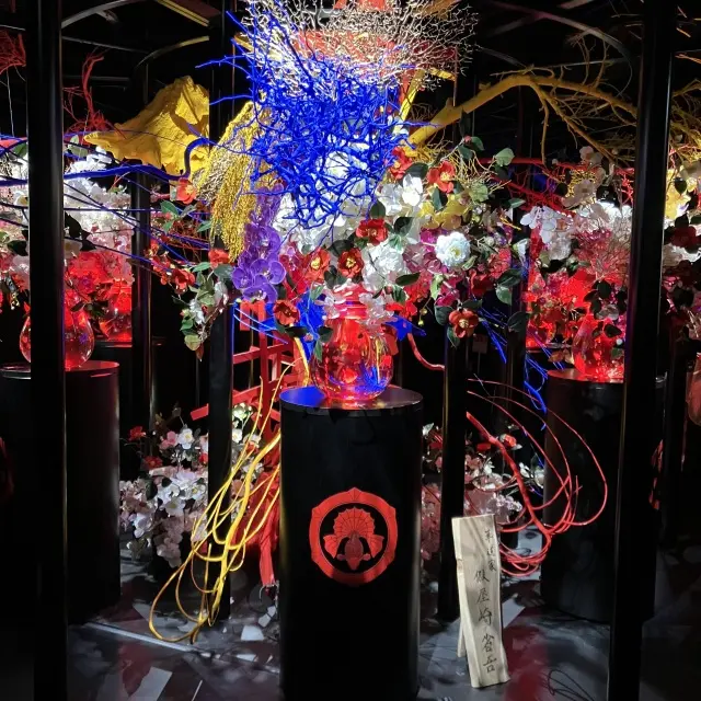 幻想的なアートアクアリウムと庭園カフェの画像_7