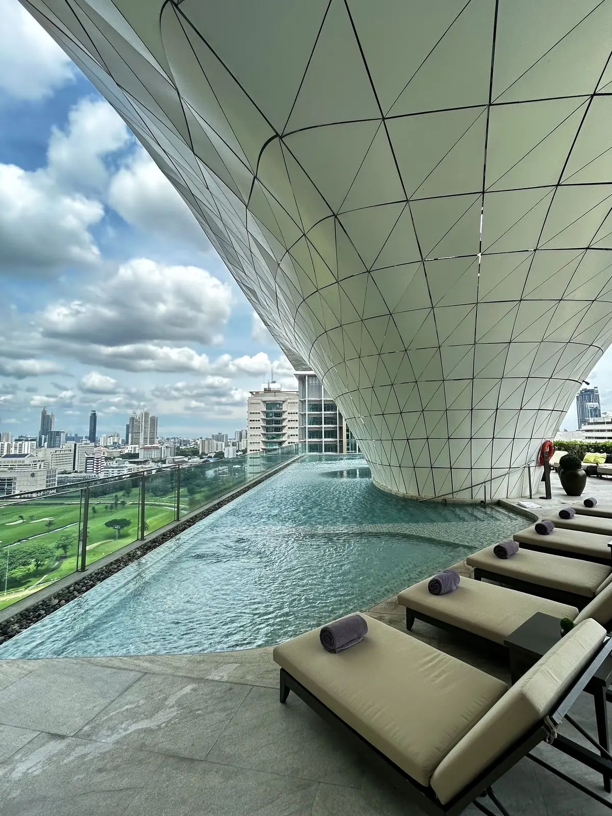 ウォルドーフ・アストリア・バンコク　　Waldorf Astoria Bangkok　タイ　　プール