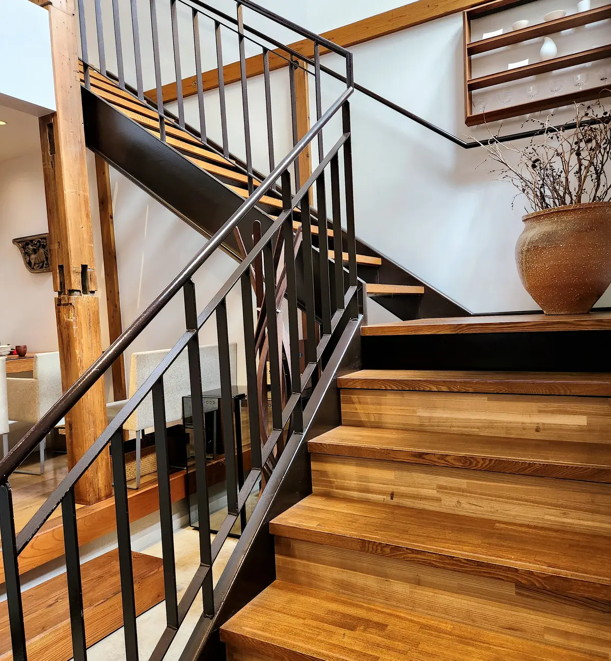 階段を上がっていくと、