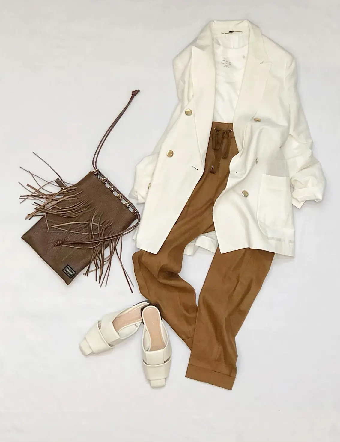 Brownを着こなしのスパイスに。の画像_1