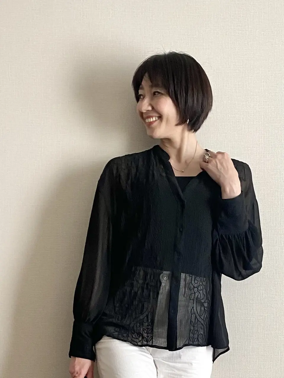 ZARA 黒シアーシャツ②