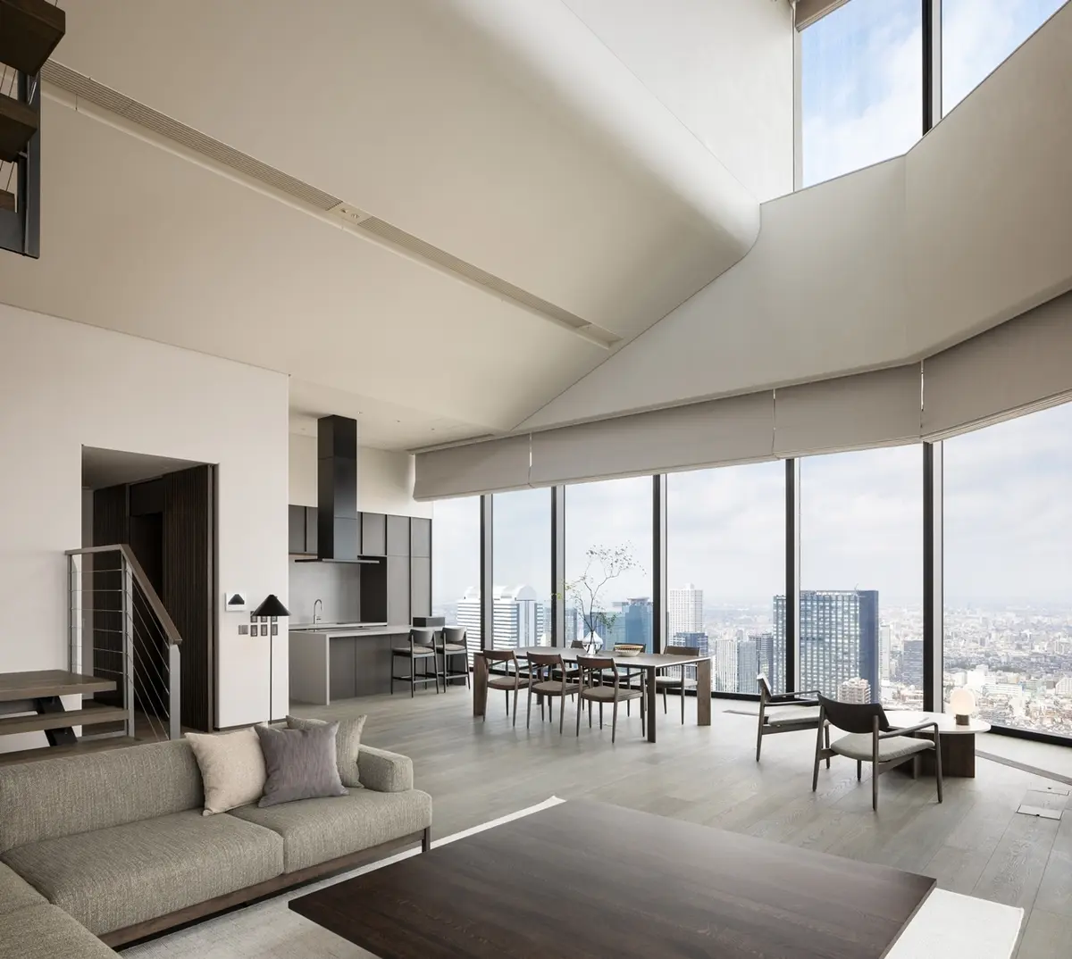 「BELLUSTAR TOKYO, A Pan Pacific Hotel」Hana_Living room - Day