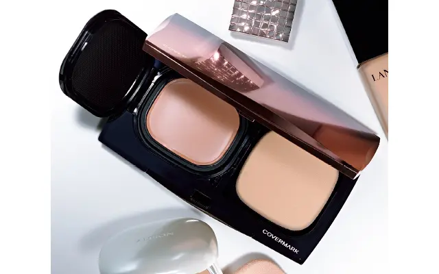 ひと塗りで毛穴、濃いシミをカバー