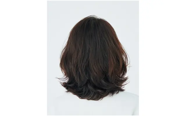 エアリーウェーブパーマをかけた軽やかスタイル