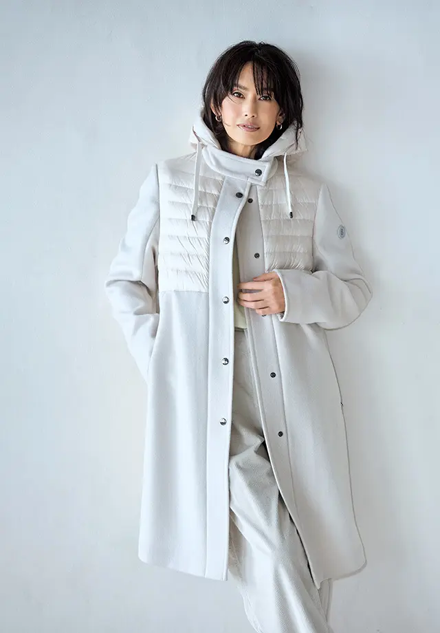 ウールとの異素材使いでスポーティ感を抑えエレガントに