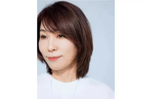 顔まわりのうねりを解決するサイドバング