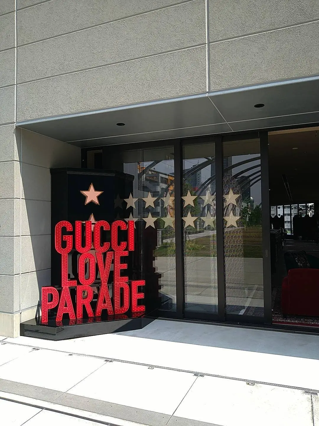 ミヤシタパークのグッチカフェ外観