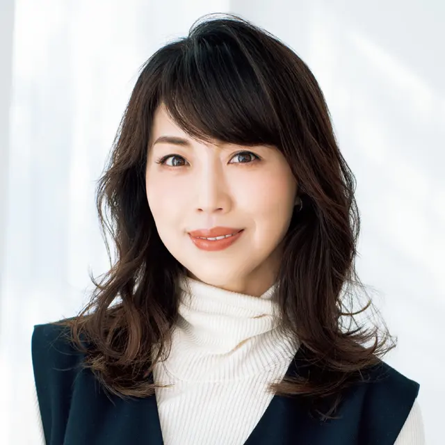 50代の髪型【ロングヘア】長さキープだからこそ動きで洗練度の更新をしたい！