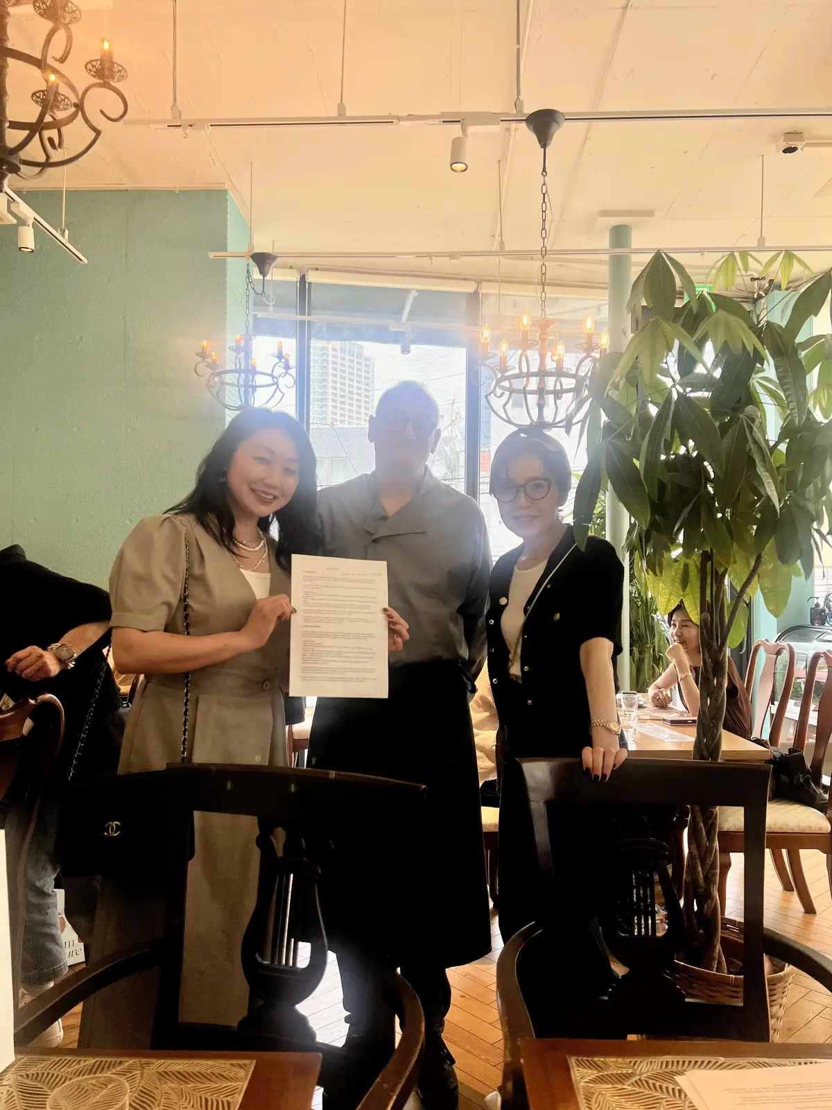 主催者の麻真さんとミカエルさんと一緒に♡