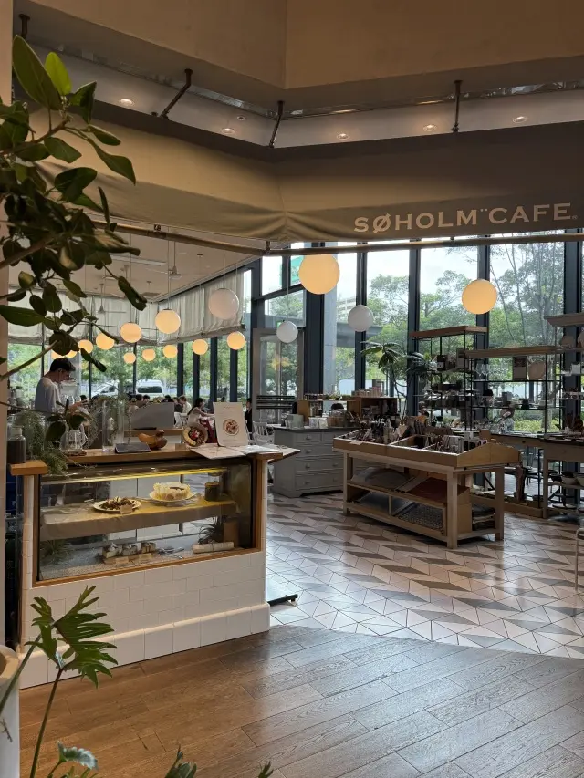 秋はモカ色のティアードワンピースで大阪満の画像_5