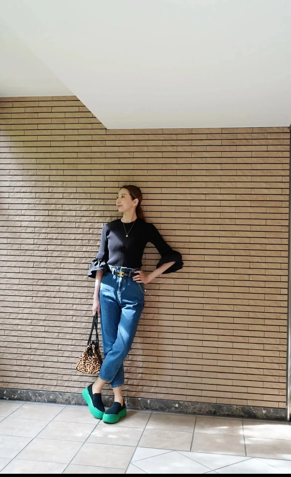 ZARA デニムパンツ愛用 エクラ華組 法村麻起子さん