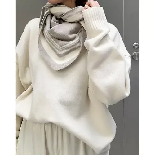  E by éclat カシミヤ三角ストール ￥18,700