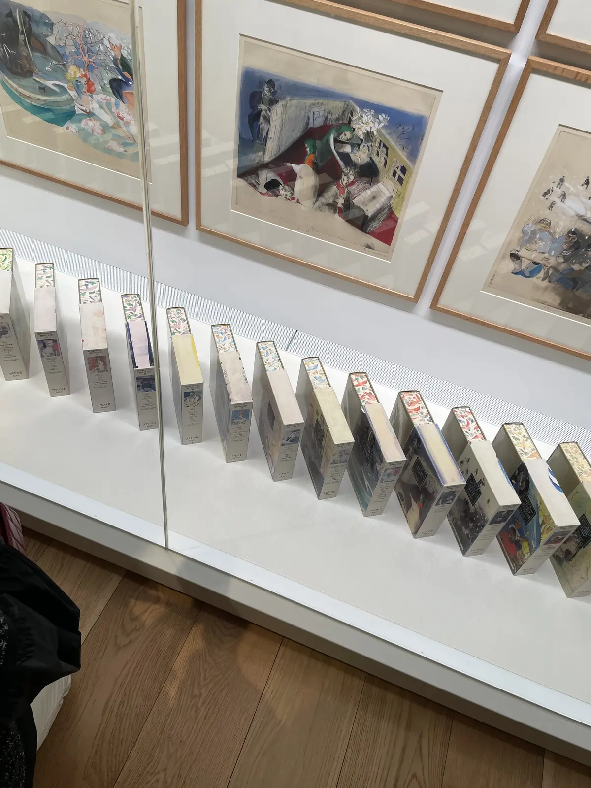 館内、早稲田、早稲田大学、早稲田大学 国際文学館、村上春樹ギャラリー、銅版画、銅版画作家、山本容子、山本容子作品展、展覧会