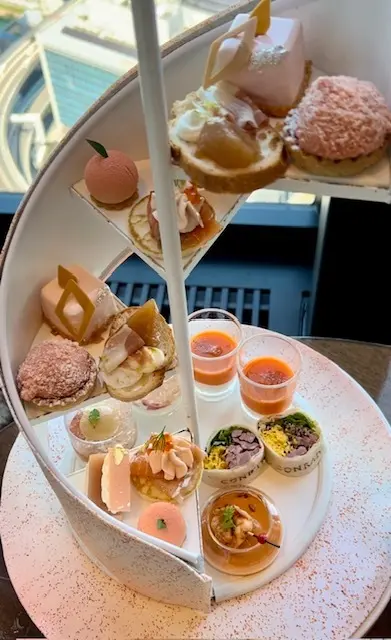 コンラッド大阪のアフタヌーンティーへ🍑の画像_6