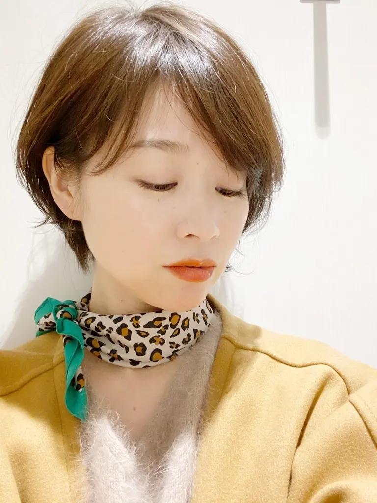 アラフィーの「顔」と「服」が映える！ひとの画像_6