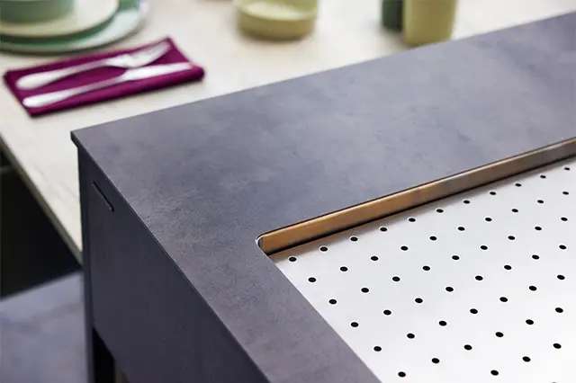 キッチンハウスが誇るのが エバルトとシンクをシームレス に接着する技術。