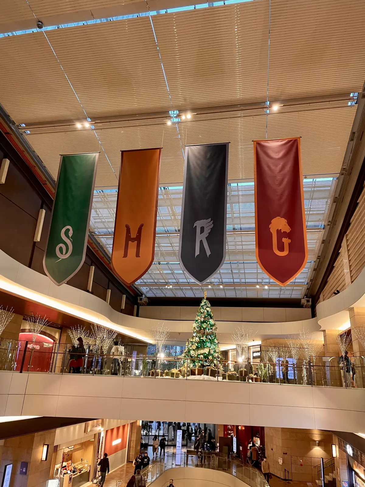 ハリーポッター、装飾、垂れ幕、赤坂、ハリーポッターカフェ。