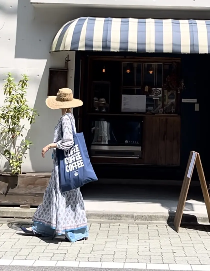 夏のインディゴブルー💙トートバッグコーデの画像_6