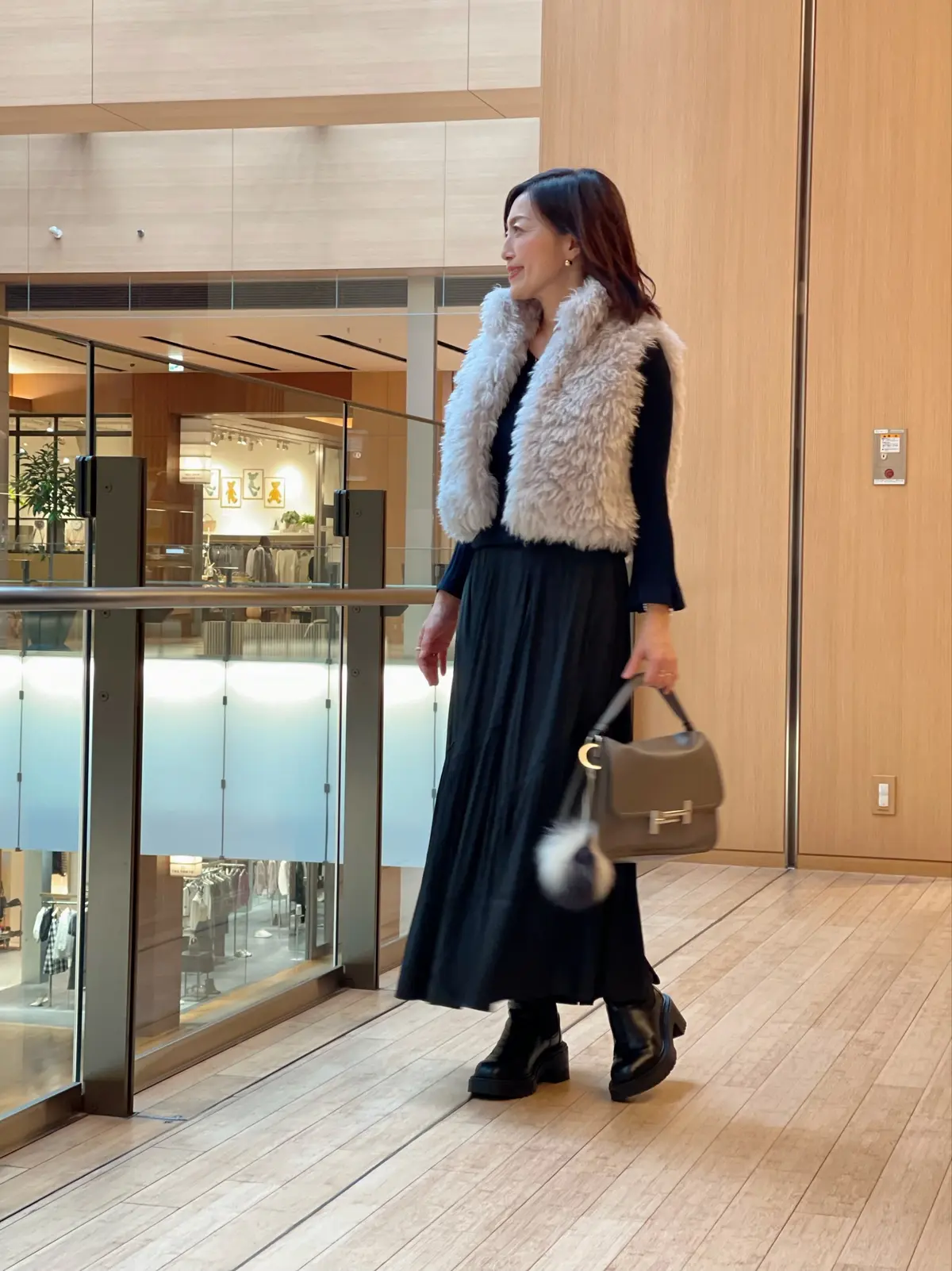 ショート丈のエコファージレでお出かけ2コの画像_5