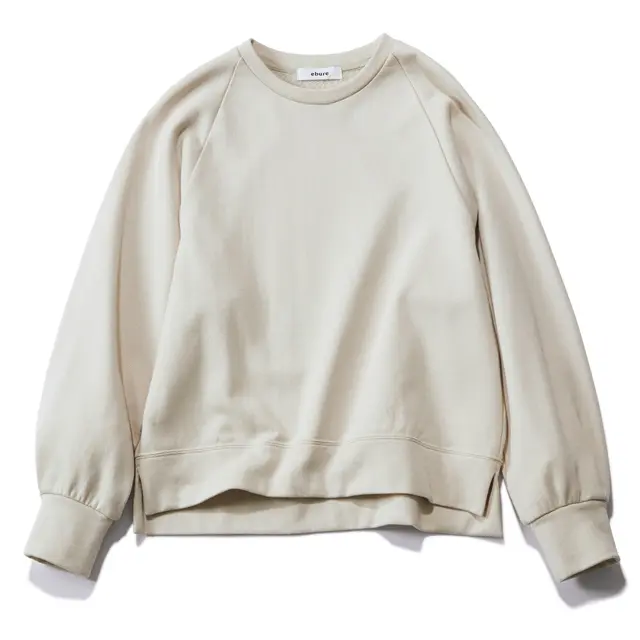 スウェット￥25,300／ebure GINZA SIX店（ebure）