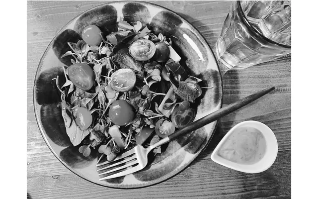 スープもサラダもおいしくて食べ応え抜群