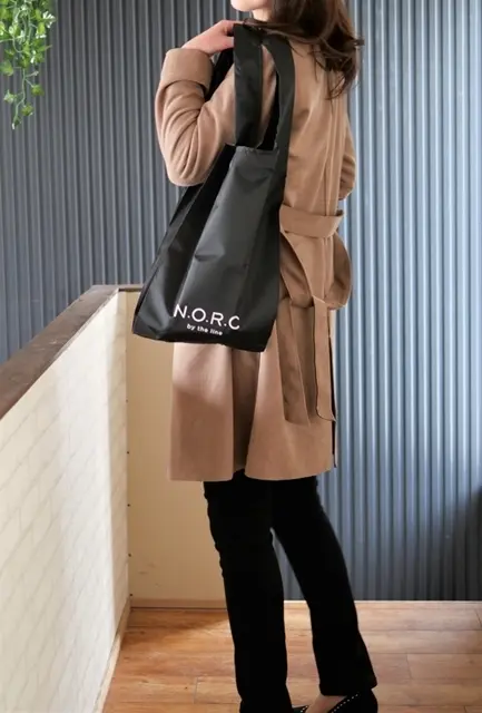 ベージュの春コート