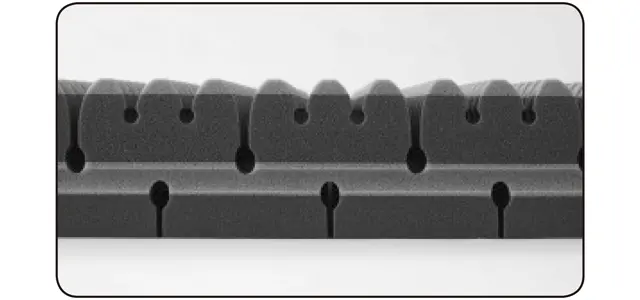 上層部の無数の点が、まるでメレンゲみたいにふわふわ