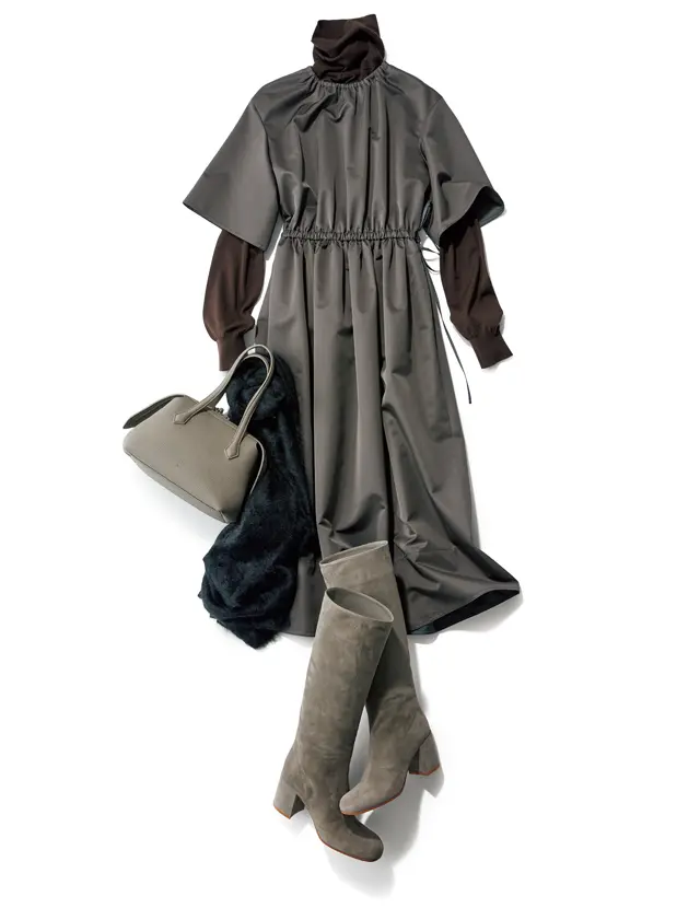 ブラウンニット×グレーワンピースのコーデ