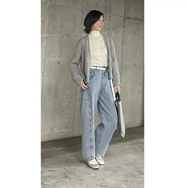 【50代のグレーコーデ5選】明るく軽やかなグレーで春のおしゃれを楽しんで！