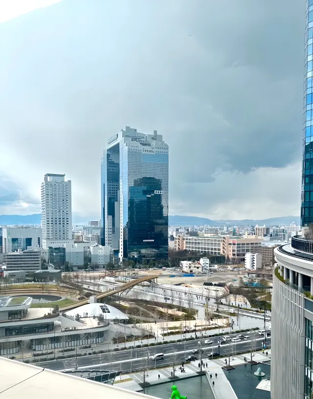 ネイビーコーデにニュアンカラーのピンクをの画像_2