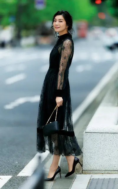 ドルマンスリーブ　身幅のあるシルエット　