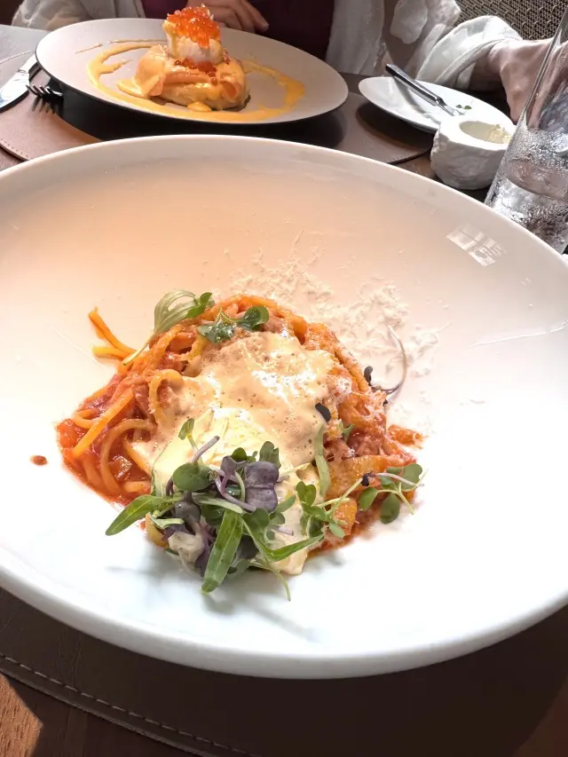 モノトーンコーデで楽しむ真夏のスタイリッの画像_8