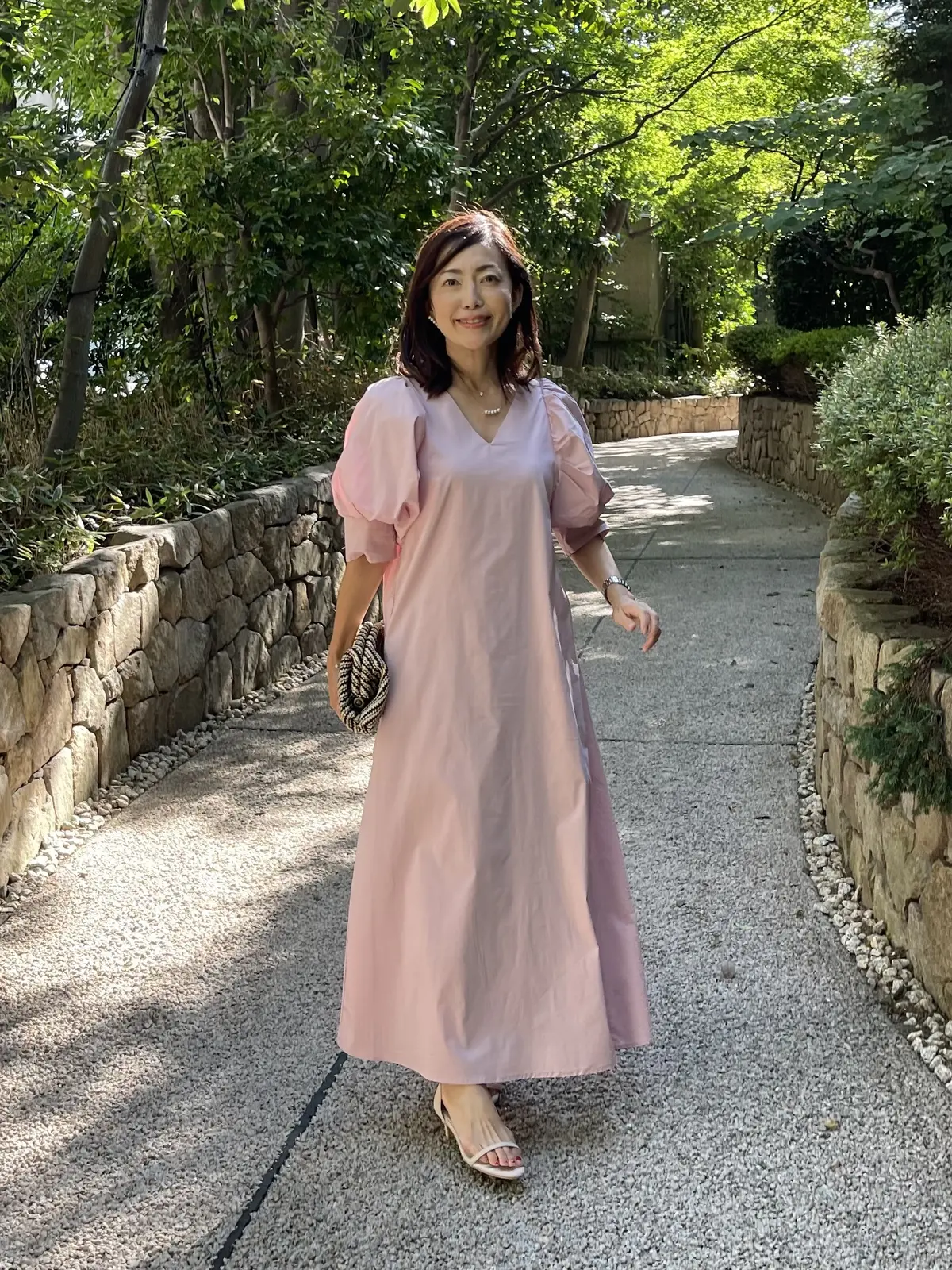 真夏のホテルランチには優しいピンクワンピの画像_8