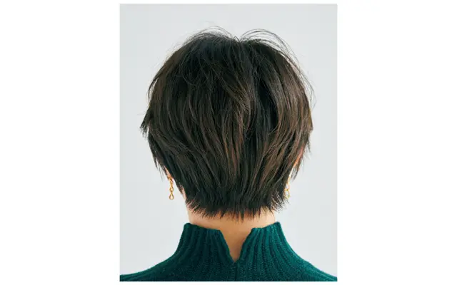 前髪ありのマッシュフォルムは洗練ショートの代表格